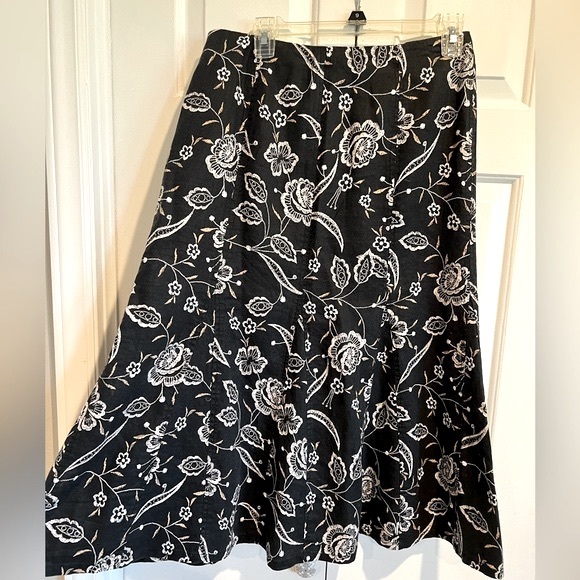 💯% Linen & Vintage, Floral Black Fit & Flare Skirt w Back Zipper - Picture 1 of 5